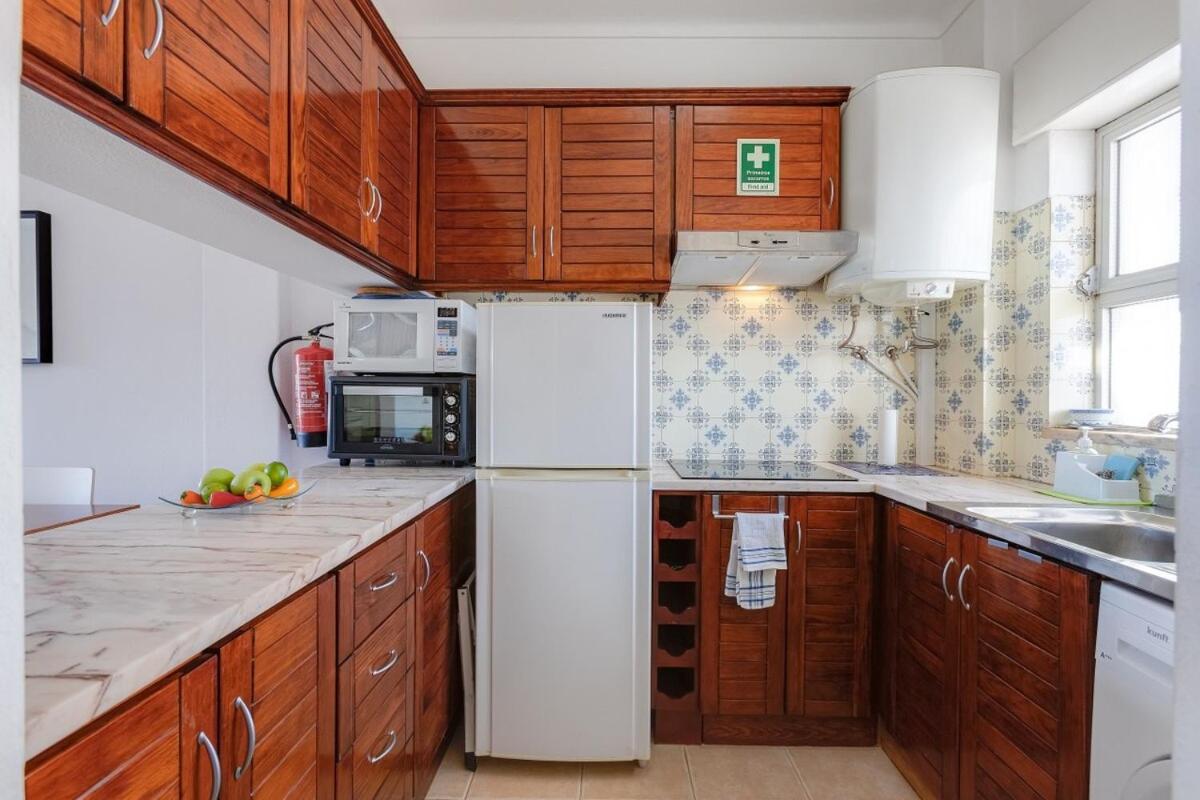 Eli Flat Just Few Steps From The Strip In Apartment Albufeira